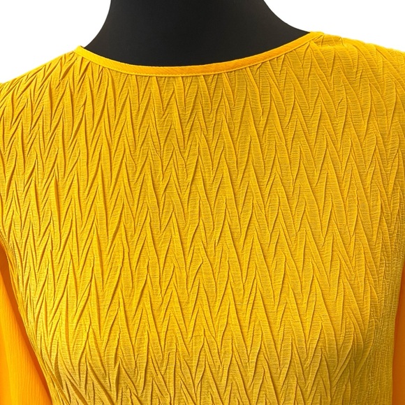 Zara Orange/Yellow Balloon Sleeve Textured Bottom Pleating Blouse Top (XS) - Picture 3 of 11